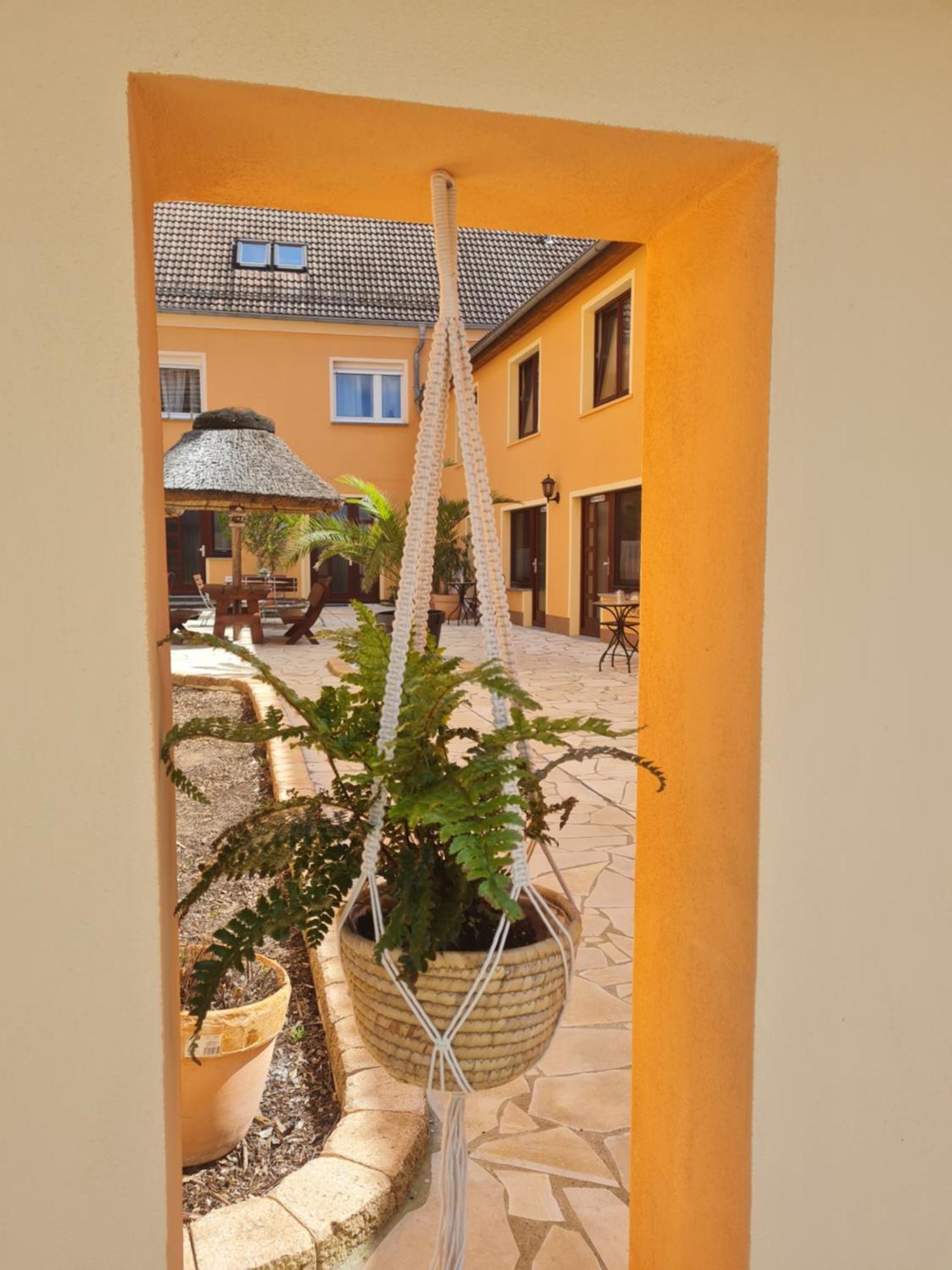 Pension Cubana Rothenburg ob der Tauber Buitenkant foto